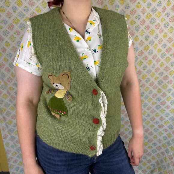 BEAR GIRL GREEN BUTTON FRONT SWEATER VEST SIZE LARGE - Picture 1 of 6